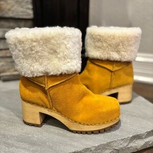 Mia Clogs Women’s Size 6 Jildie Boots Sheep Fur Trim Block Heel Mustard Yellow
